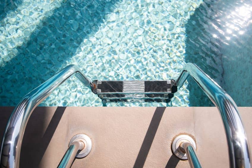 When It’s Time to Switch to a New Company for Pool Cleaning in Murrieta